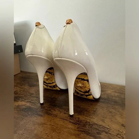 Versace Barocco Pumps